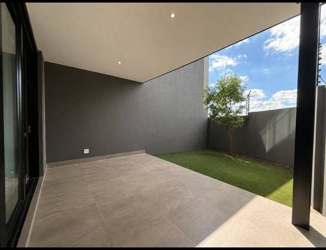 3 BEDROOM PROPERTY TO RENT IN HYDE PARK